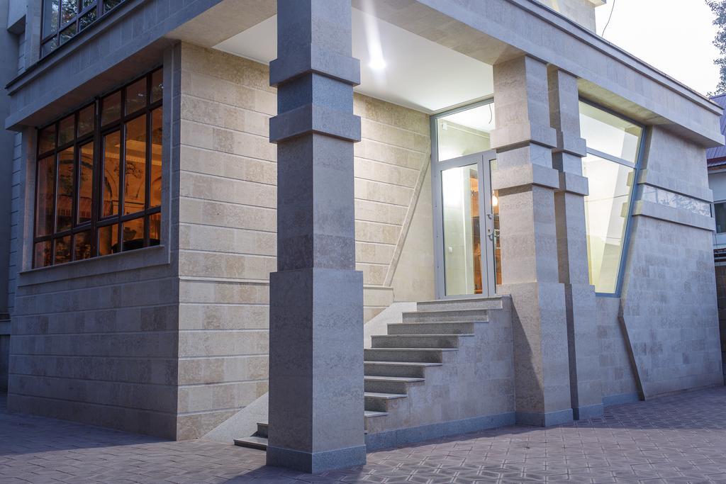 Astor Hotel & Spa Biškek Exteriér fotografie