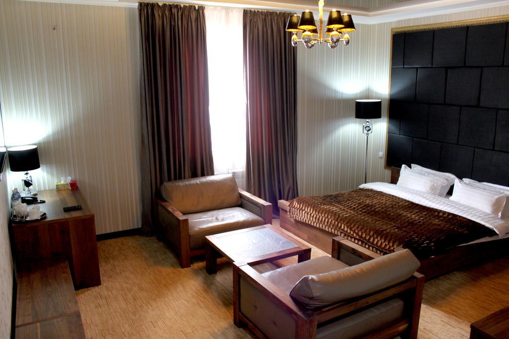 Astor Hotel & Spa Biškek Exteriér fotografie
